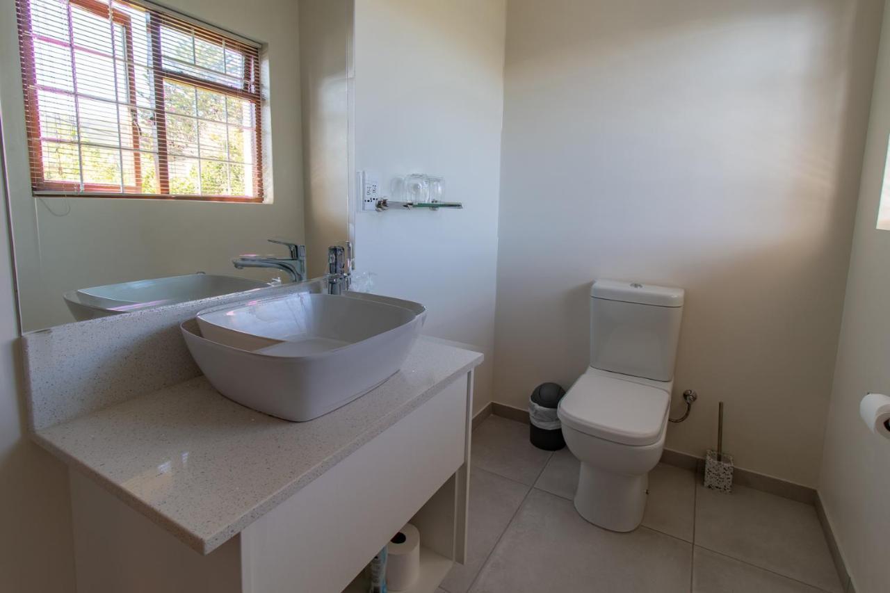 Penguino Guesthouse Hermanus Esterno foto